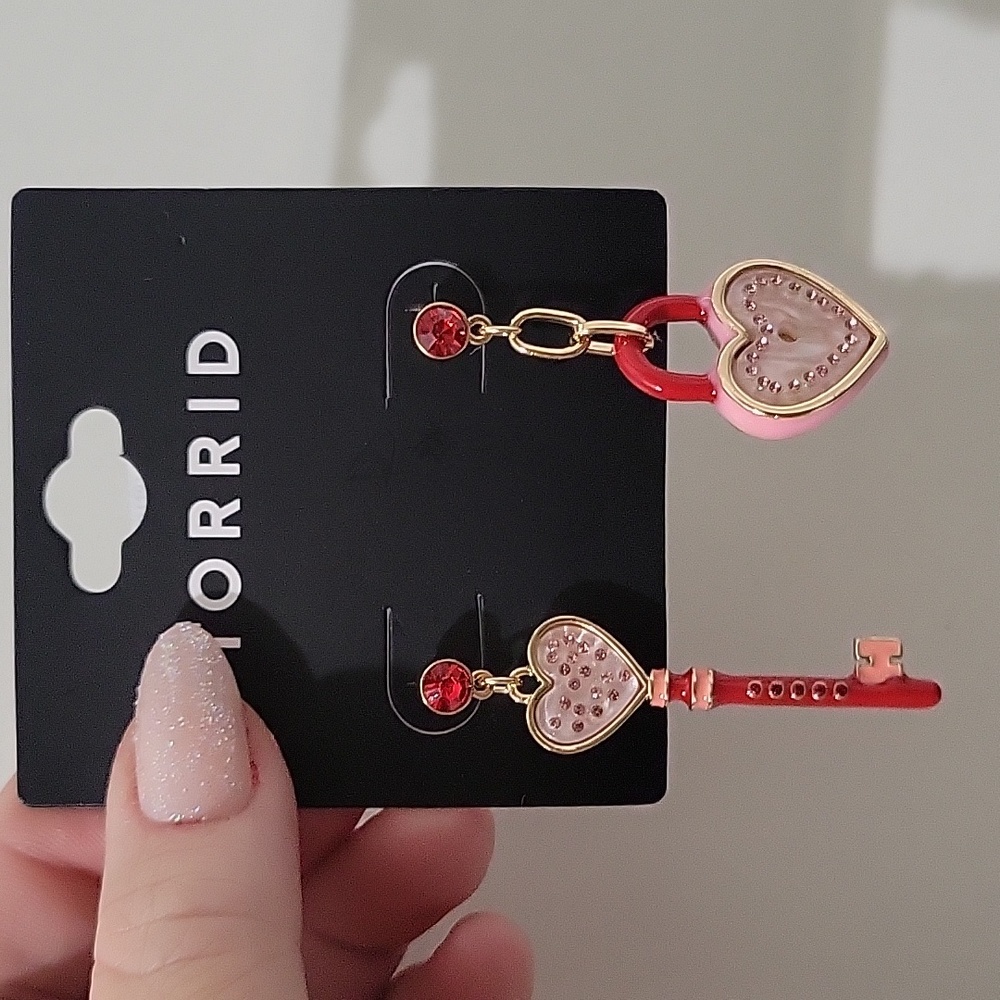 Lock & Key Heart Earrings - Picture 5 of 5